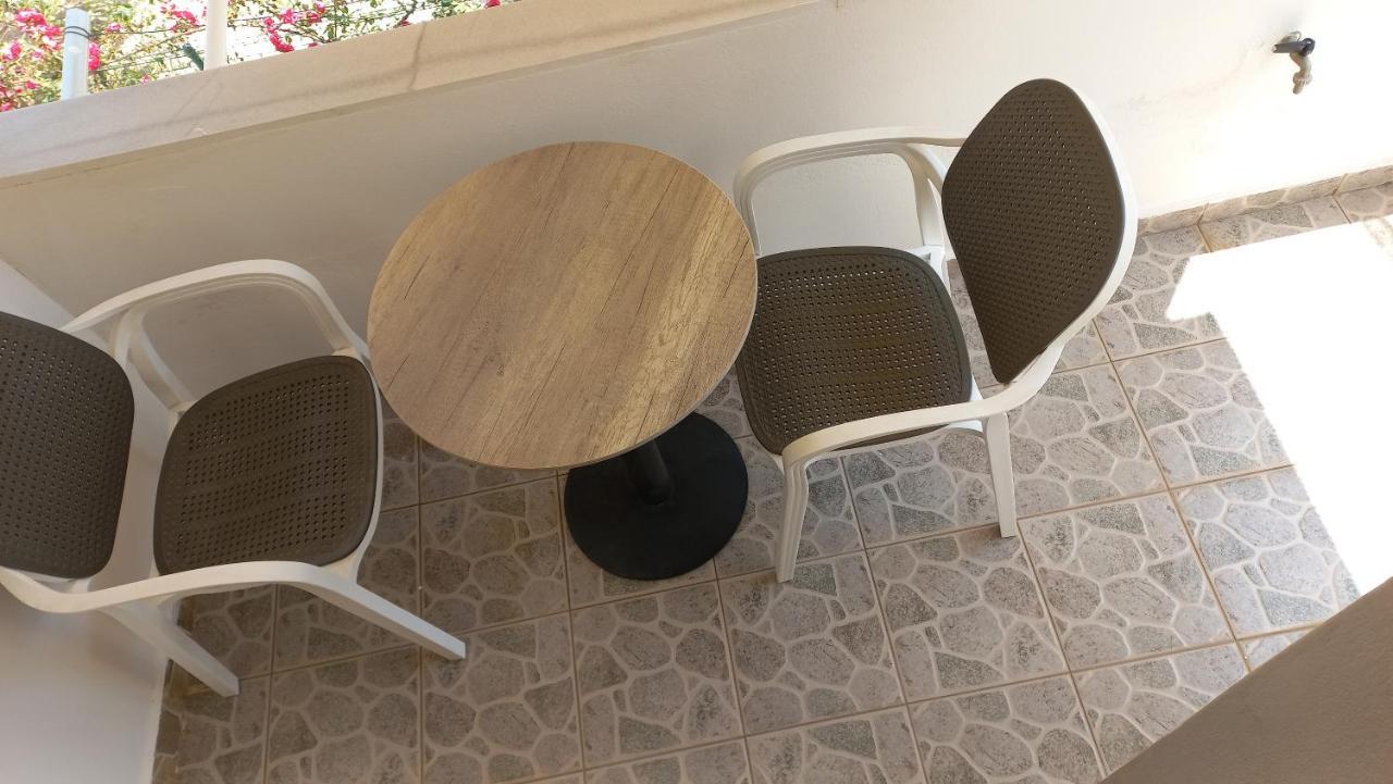 Vila Avni Likometi Ksamil Habitación foto
