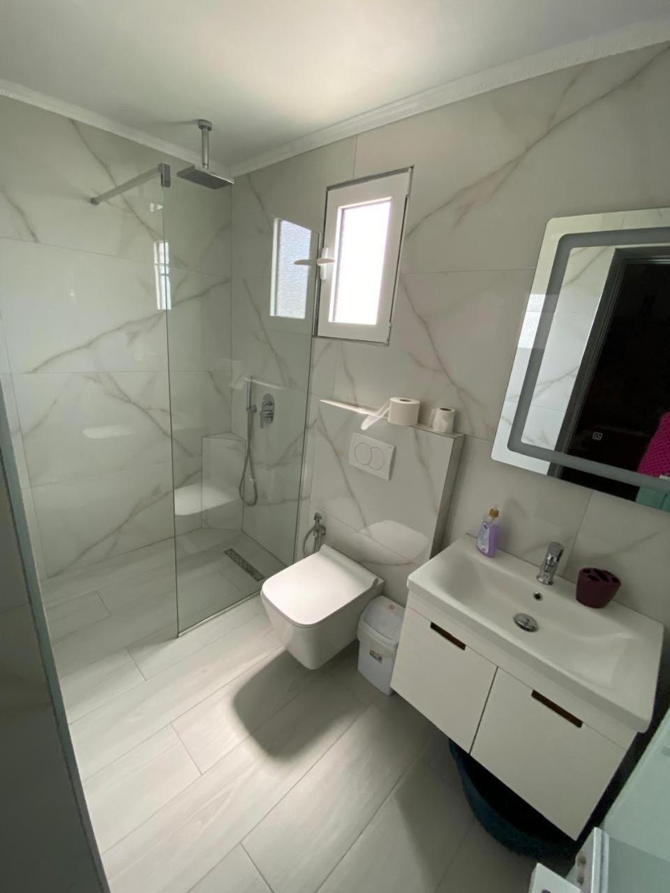 Vila Avni Likometi Ksamil Habitación foto
